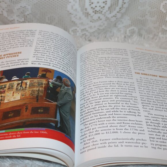 Antiques Roadshow Behind the Scenes softcover book great condition - Picture 3 of 3
